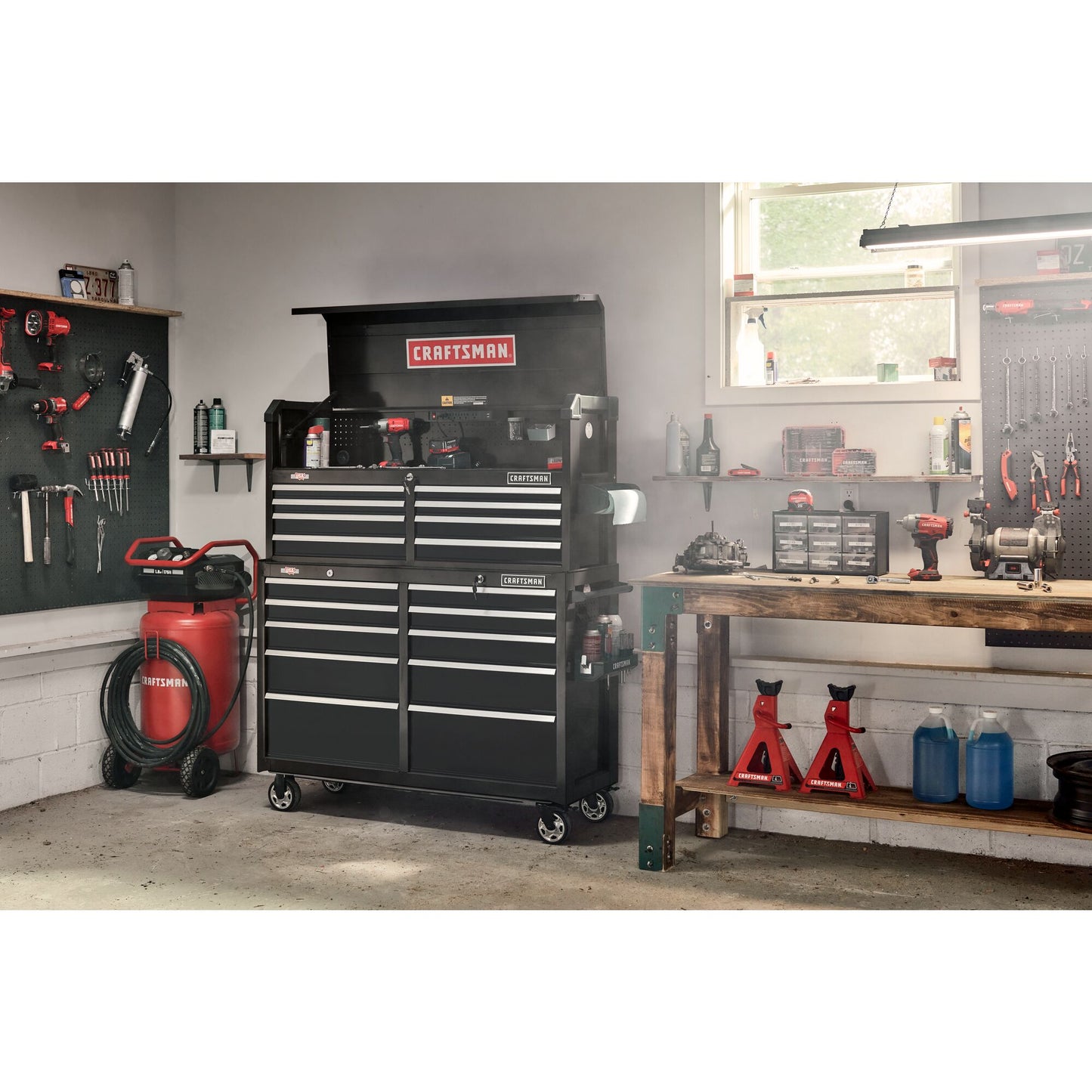 2000 Series 51.5-in W x 24.7-in H 8-Drawer Steel Tool Chest (Black)